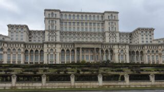 Guvernul Niculescu a primit 280 de voturi pentru învestire