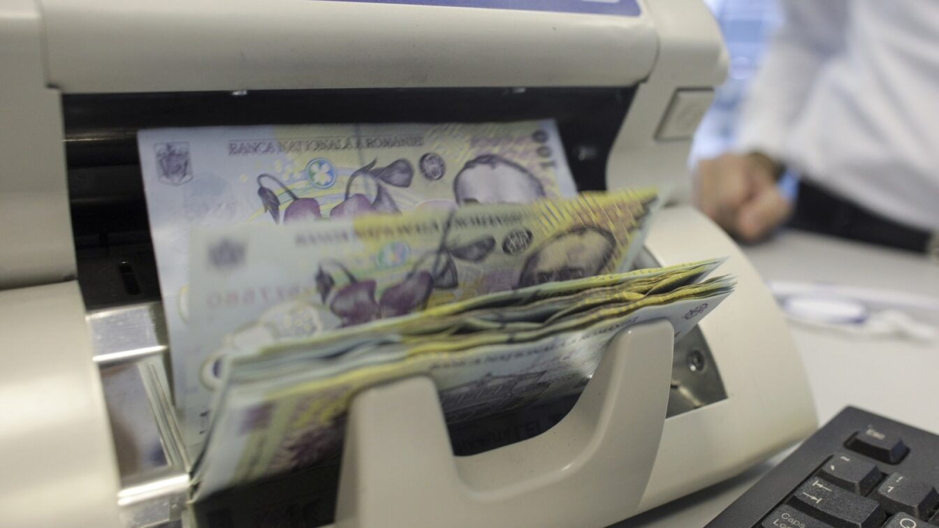 Guvernul pune bani în plus pentru plata pensiilor și a tratamentelor în 2026