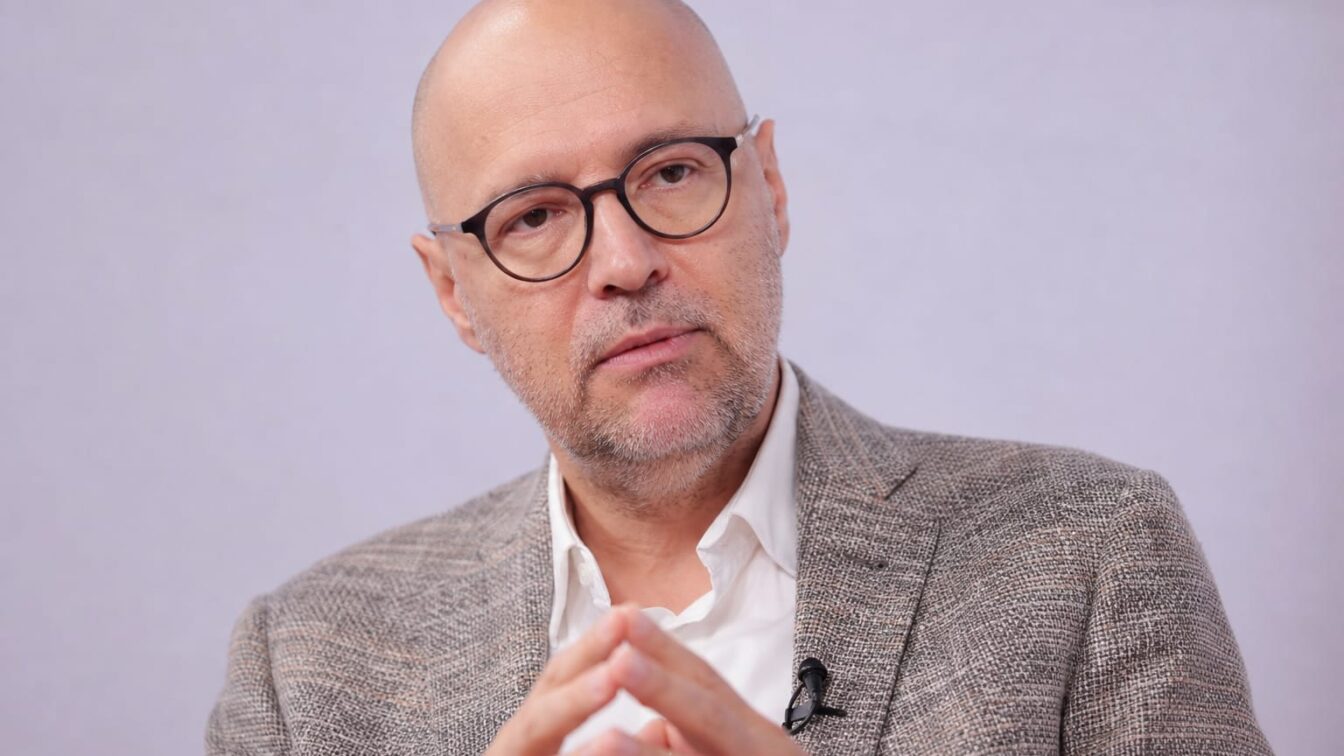 Daniel Anghel spune că investițiile străine au ajuns la 20% din nivelul anului trecut. Firmele amână deciziile