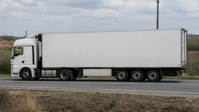 Ofertele pentru șoferi de camion ajung la 3.600 de euro net pe lună. Suma de 6.000 de euro nu este garantată