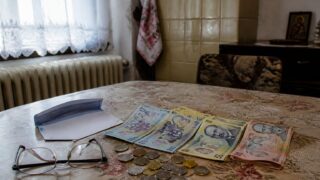 Fără 15 ani de cotizare, pensia minimă de 1.281 de lei nu vine automat. Ce sprijin poate fi solicitat