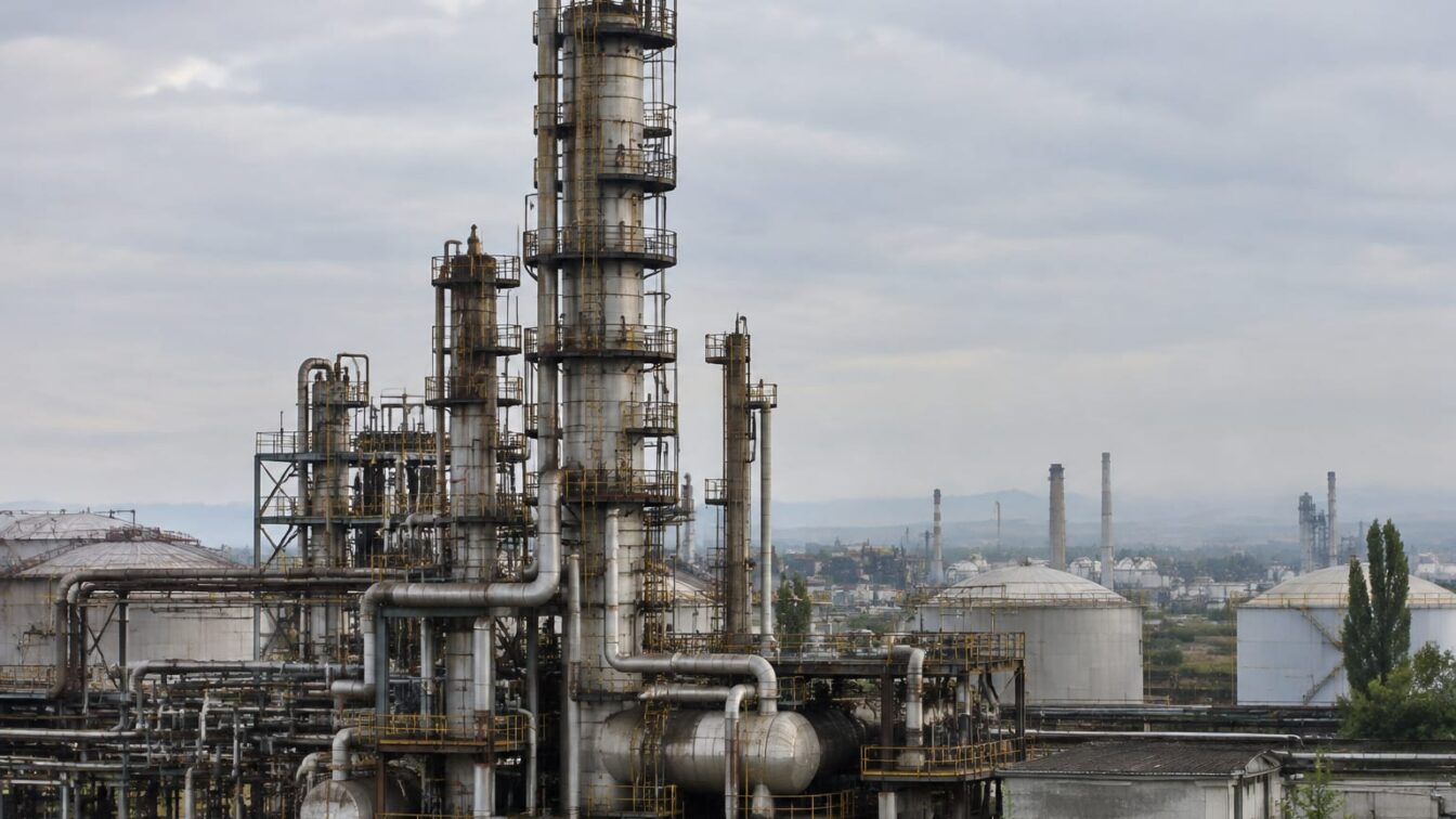 Administrația Trump ar sprijini oferta consorțiului Boehly pentru activele Lukoil, inclusiv rafinăria Petrotel
