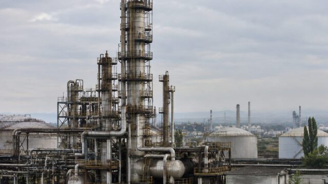 Administrația Trump ar sprijini oferta consorțiului Boehly pentru activele Lukoil, inclusiv rafinăria Petrotel