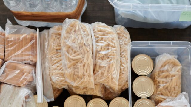 Cum se calculează adaosul la alimentele de bază în 2026 și ce include plafonul de 20% pentru comercianți
