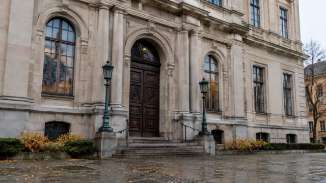 Hall și Woodford primesc Nobelul pentru economie. Războiul din Orientul Mijlociu afectează economia, spune Woodford
