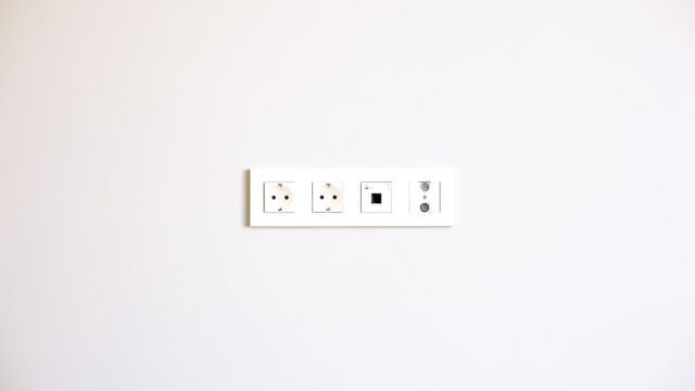Energia pentru 20 octombrie ajunge la 1.639 de lei/MWh pe piața spot din București