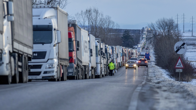 Patronatele cer suspendarea amenzilor TollRo. Firmele riscă sancțiuni de 2.000 de lei la intervale de 12 ore