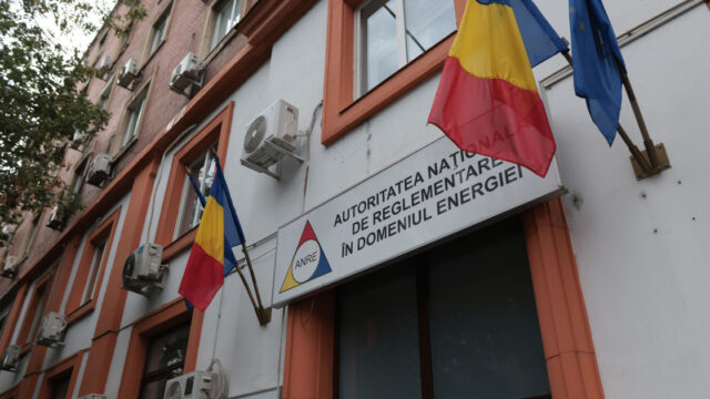 Ce se întâmplă cu factura când rămâne un client fără furnizor de energie. Pragul de 1 MVA decide preluarea