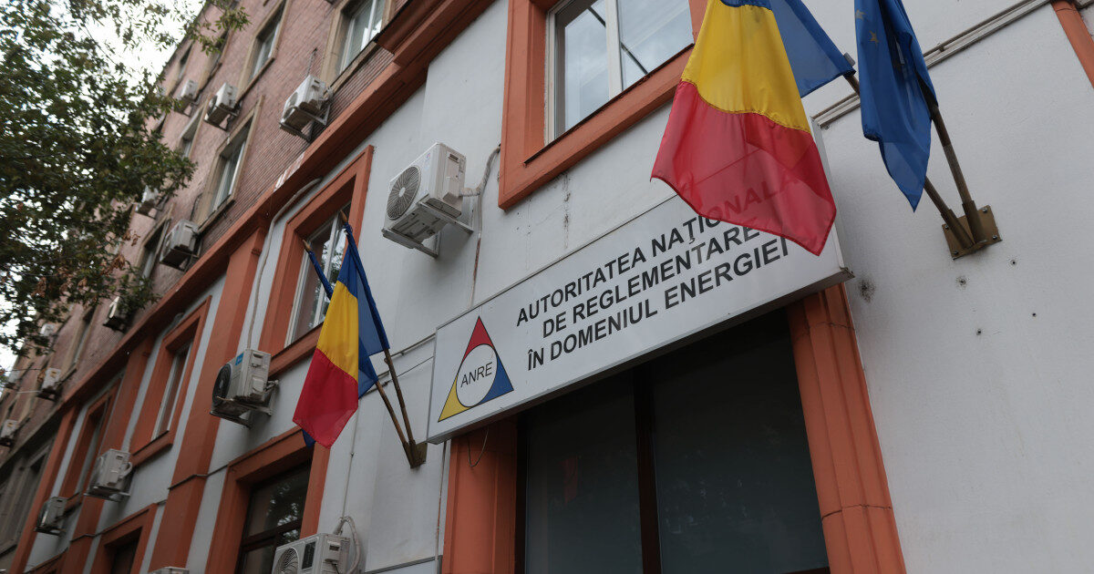 Ce se întâmplă cu factura când rămâne un client fără furnizor de energie. Pragul de 1 MVA decide preluarea
