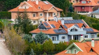 Cum poate fi redusă factura la energie folosind alerta de consum de până la 80% și compararea ofertelor
