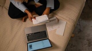 Plățile respinse de bănci depășesc 4,6 miliarde de lei în ianuarie-august 2026, cel mai ridicat nivel dintr-un deceniu