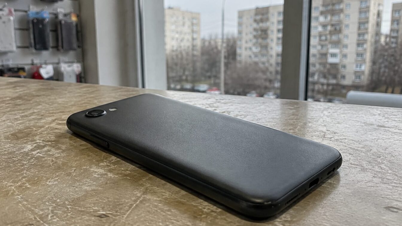 Telefoanele se vor scumpi în continuare, avertizează Nabila Popal. Piața memoriilor s-ar stabiliza cel mai devreme în 2028