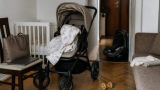 Ce sprijin primesc familiile în 2026 și când revenirea la muncă aduce un stimulent lunar de 1.500 de lei