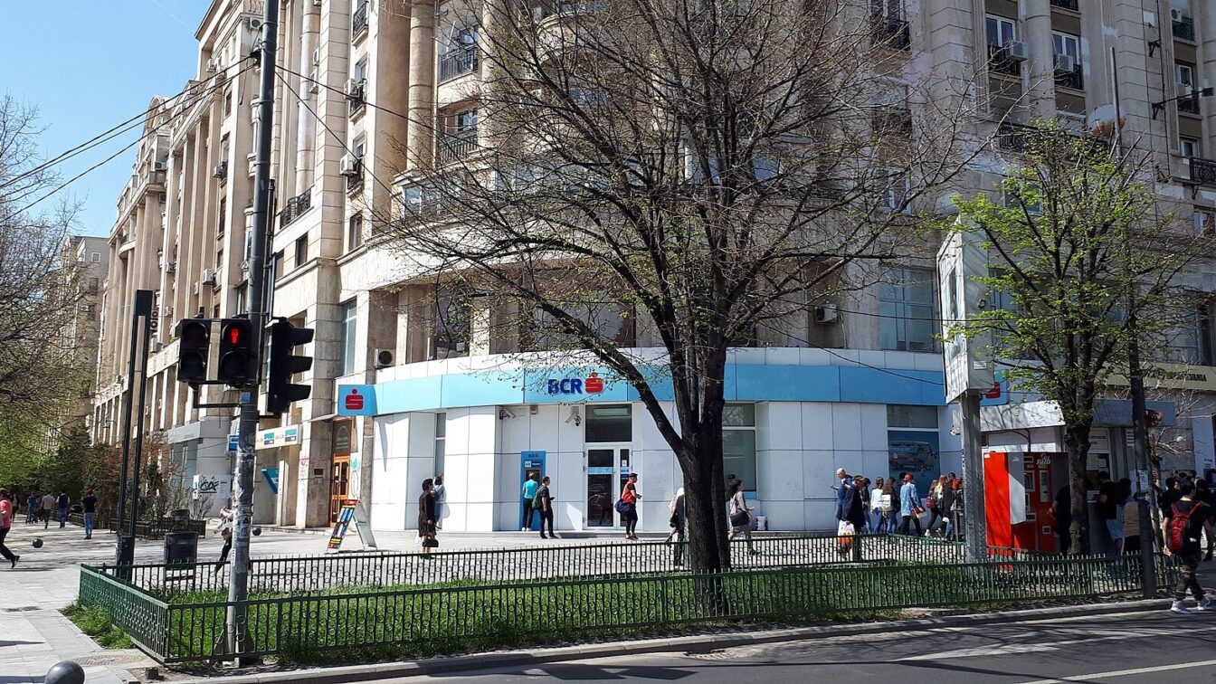 Clienții BCR nu pierd bani din cont după scăderea acțiunilor Erste