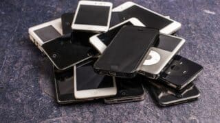 Cum se verifică un telefon la mâna a doua înainte de plată, de la codul IMEI la blocările de cont