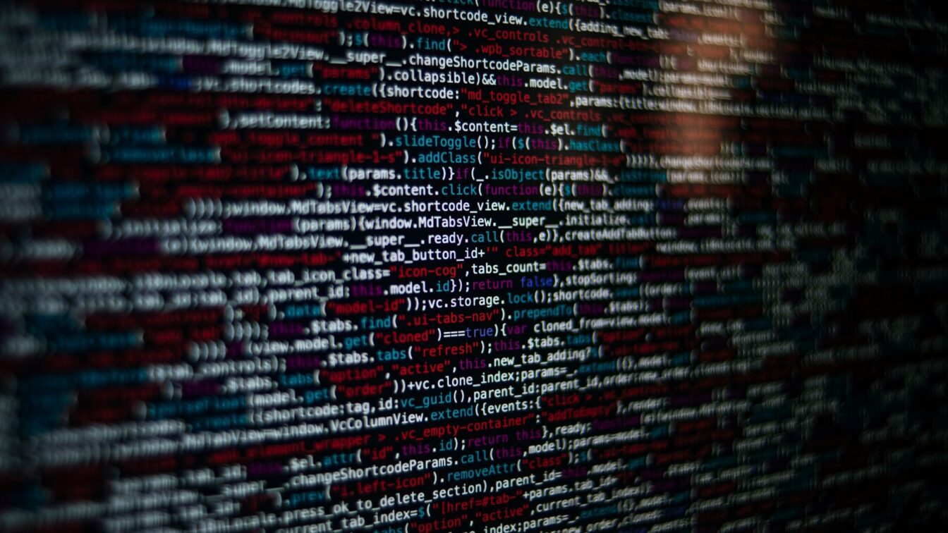 Cum se protejează conturile după vulnerabilitățile PHP și ce trebuie să actualizeze operatorii de site-uri